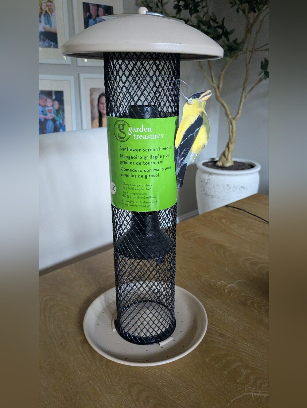 NWT Black Sunflower Screen Bird Feeder